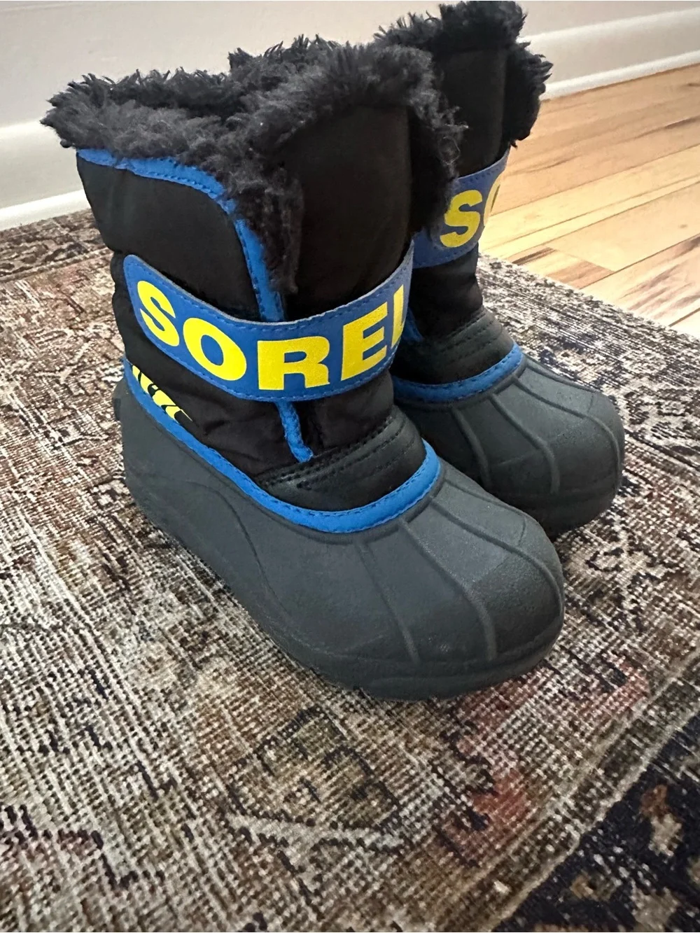SOREL toddler boy snow boots. Toddler size 9